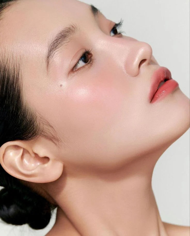 Natural peach glow makeup base Natural glassy shine